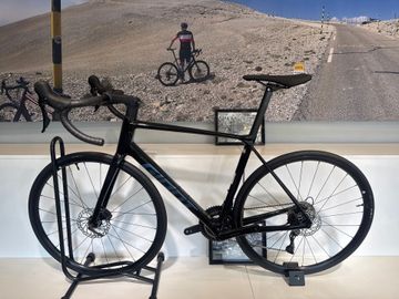 Used Giant TCR Advanced 2 2025 2025 Road & Gravel, Black — image 5 of 5