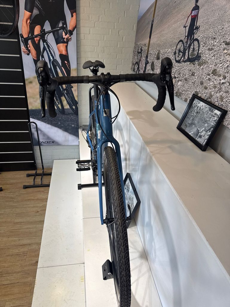 Used Liv Devote 1 2022 2022 Road & Gravel, Blue — image 3 of 5