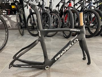 Tweedehands Pinarello Dogma F12 Disk Frameset 2021 2021 Road & Gravel