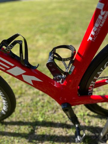 Used Trek Madone 9.0 2018 2018 Road & Gravel, Red — image 3 of 11