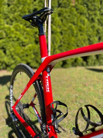 Used Trek Madone 9.0 2018 2018 Road & Gravel, Red — image 11 of 11