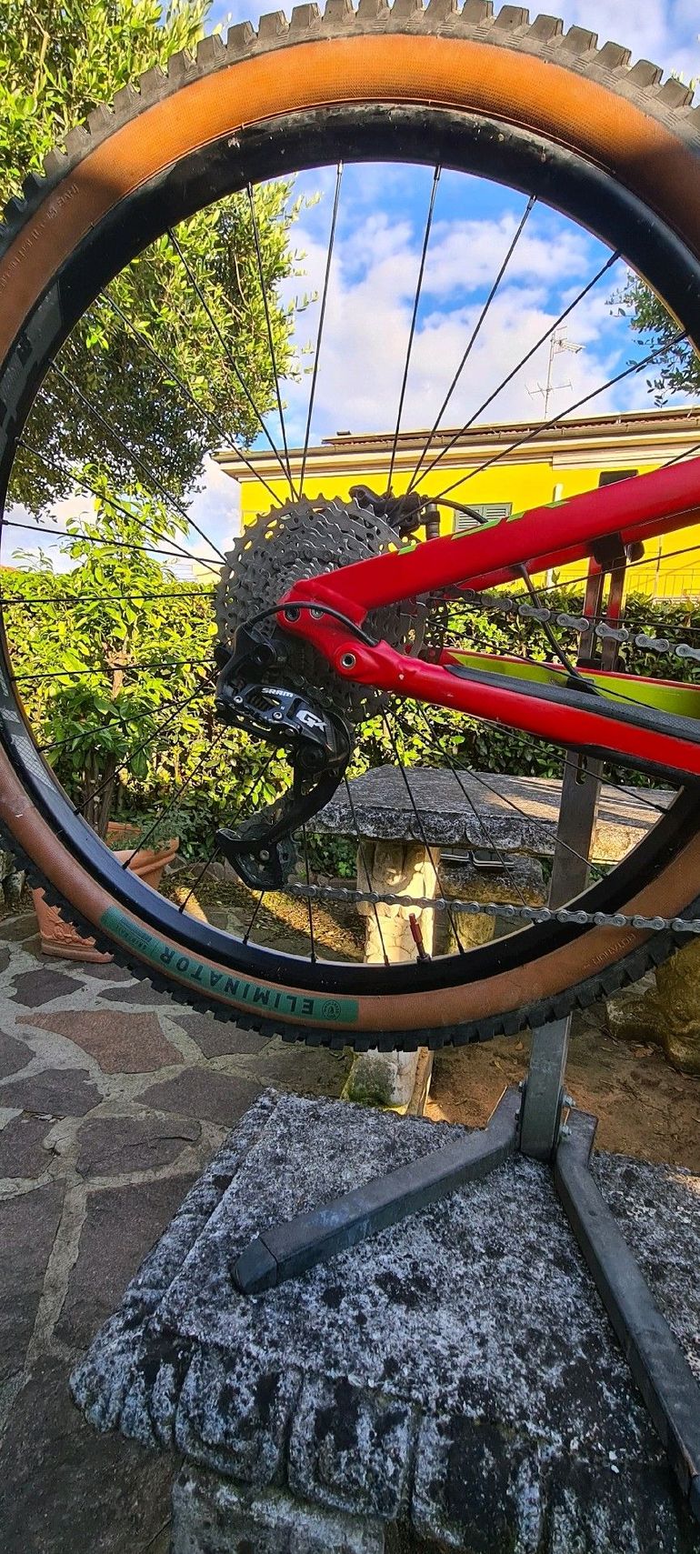 Used Specialized Camber Comp 29 2017 2017 Mountainbike, Red, 29 — image 5 of 12