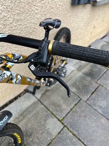 Used Mondraker Summum 2019 2019 Mountainbike, Black, 27.5 — image 9 of 13