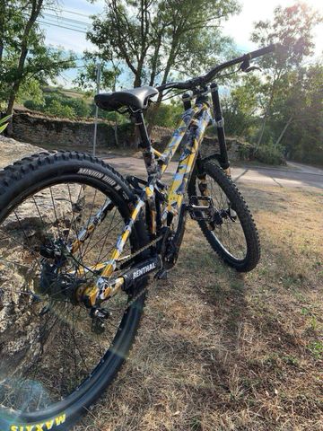 Used Mondraker Summum 2019 2019 Mountainbike, Black, 27.5 — image 2 of 13