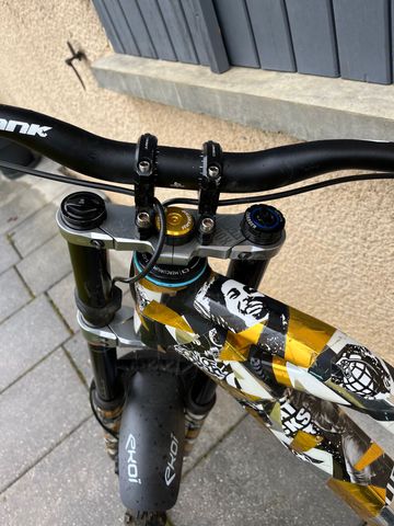 Used Mondraker Summum 2019 2019 Mountainbike, Black, 27.5 — image 7 of 13