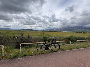 Used Specialized Tarmac SL7 Sport - Shimano 105 2024 2024 Road & Gravel, Black — image 4 of 5