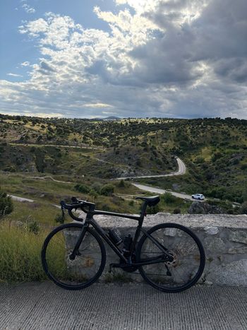 Used Specialized Tarmac SL7 Sport - Shimano 105 2024 2024 Road & Gravel, Black — image 5 of 5