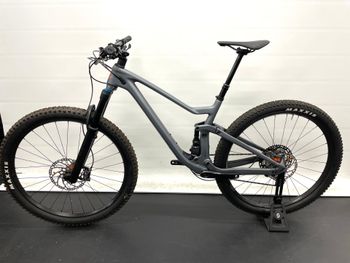 Used Scott Genius 920 2021 2021 Mountainbike, Light Gray, 29 — image 2 of 8