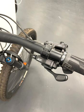 Used Scott Genius 920 2021 2021 Mountainbike, Light Gray, 29 — image 6 of 8