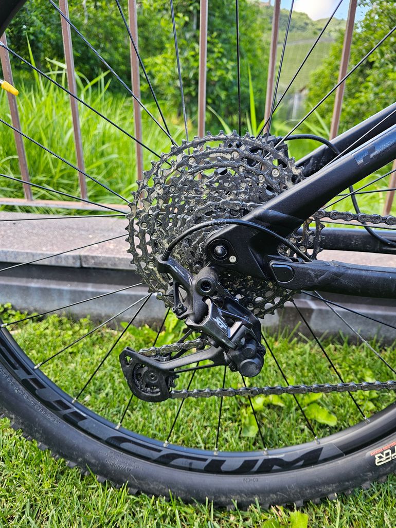 Gebrauchtes CUBE Stereo Shimano Deore XT 2022 Mountainbike, Schwarz — Bild 9 von 15