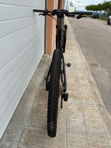 Używany Lee Cougan Crossfire 428 Air 2021 Mountainbike — zdjęcie 9 z 11