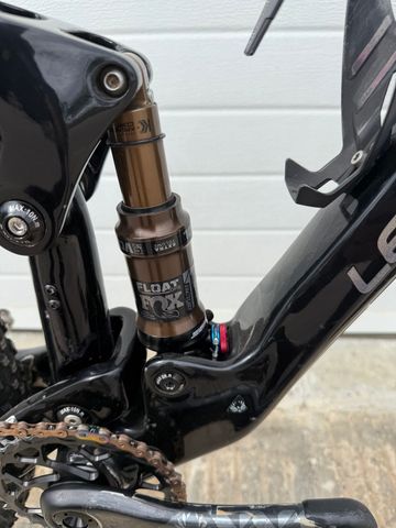 Używany Lee Cougan Crossfire 428 Air 2021 Mountainbike — zdjęcie 3 z 11
