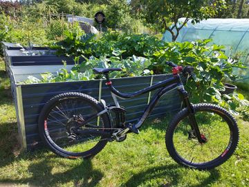 Used Giant Reign Shimano SLX 2016 Mountainbike, Black, 27.5 (650B) — image 2 of 11