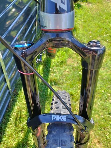 Used Giant Reign Shimano SLX 2016 Mountainbike, Black, 27.5 (650B) — image 4 of 11