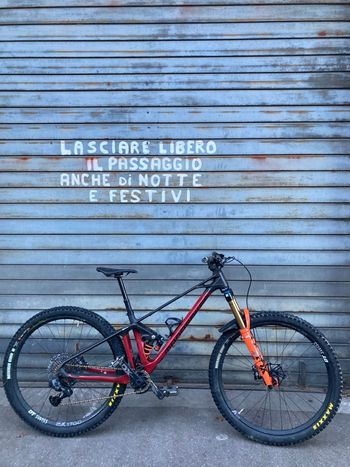 Brugt Mondraker FOXY CARBON R 2022 2022 Mountainbike — billede 3 af 3