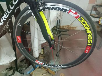 Used Pinarello Dogma 65.1 Think 2 2016 Road & Gravel, Black — image 3 of 5