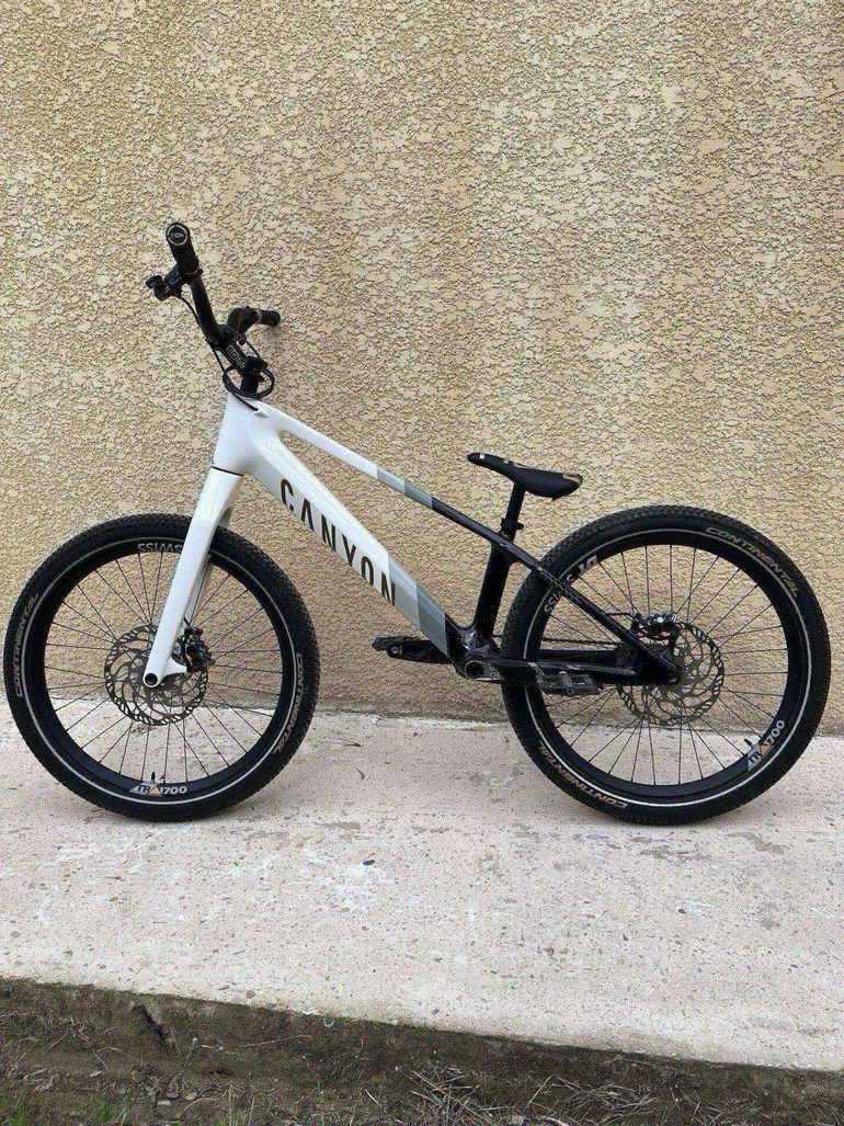 Used Canyon Stitched CFR Trial 2023 2023 Mountainbike, White — image 2 of 9