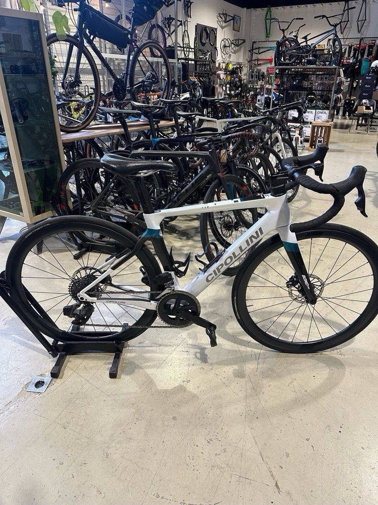Brugt Cipollini BOND EVO SRAM RIVAL E-TAP AXS 2023 2023 Road & Gravel — billede 1 af 3