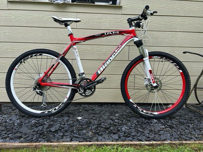 Used Bianchi JAB 7100 2011 2011 Mountainbike, Rojo — image 1 of 8