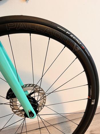 Used Bianchi Specialissima - Ultegra Di2 2022 2022 Road & Gravel, Green — image 6 of 8
