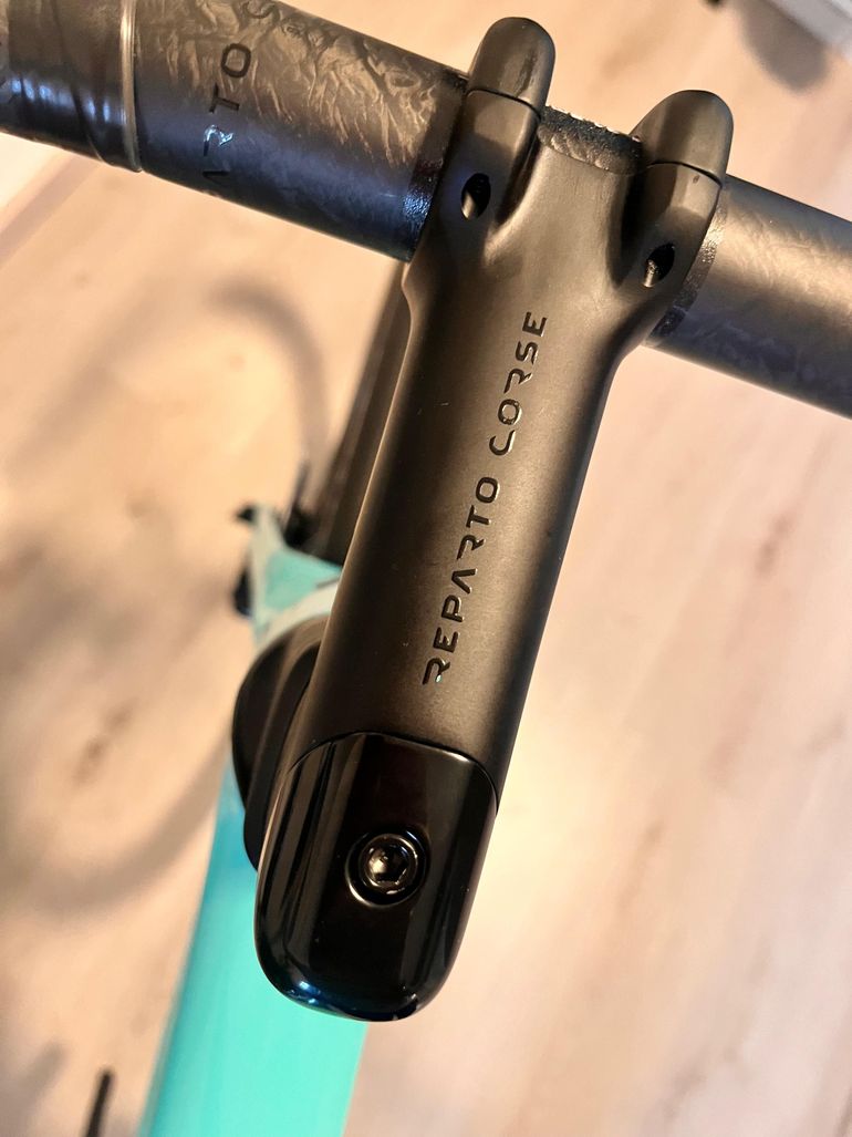 Used Bianchi Specialissima - Ultegra Di2 2022 2022 Road & Gravel, Green — image 2 of 8