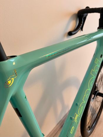 Used Bianchi Specialissima - Ultegra Di2 2022 2022 Road & Gravel, Green — image 8 of 8