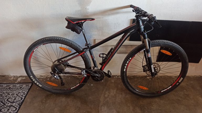Used Merida BIG.NINE 500 2017 2017 Mountainbike, Black, 29 — image 1 of 5
