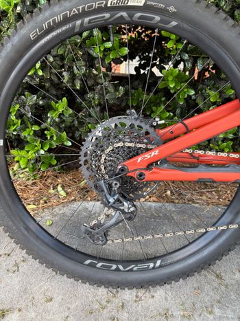 Used Specialized Turbo Levo SL Expert 2021 2021 Mountainbike, Red — image 3 of 23