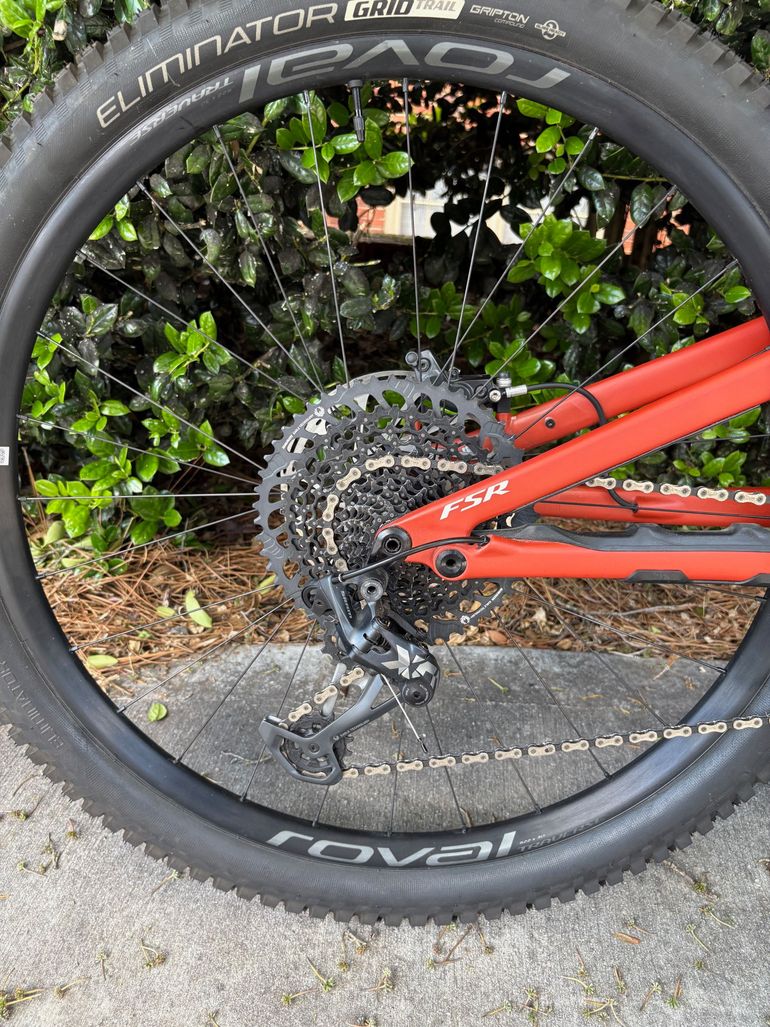 Used Specialized Turbo Levo SL Expert 2021 2021 Mountainbike, Red — image 3 of 23