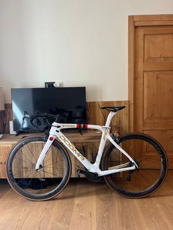 Used Pinarello Dogma F10 Rim Ultegra Di2 Bike 2019 2019 Road & Gravel, White — image 2 of 5