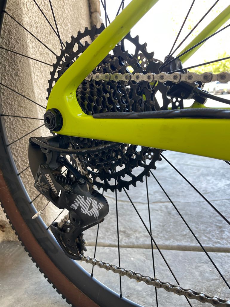 Used Trek Supercaliber SRAM NX Eagle 2020 Mountainbike, Green — image 7 of 8