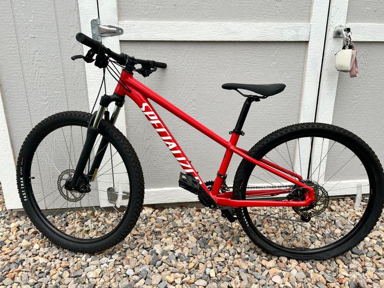 Used Specialized Rockhopper Elite 2022 2022 Mountainbike, Red, 29 — image 3 of 4