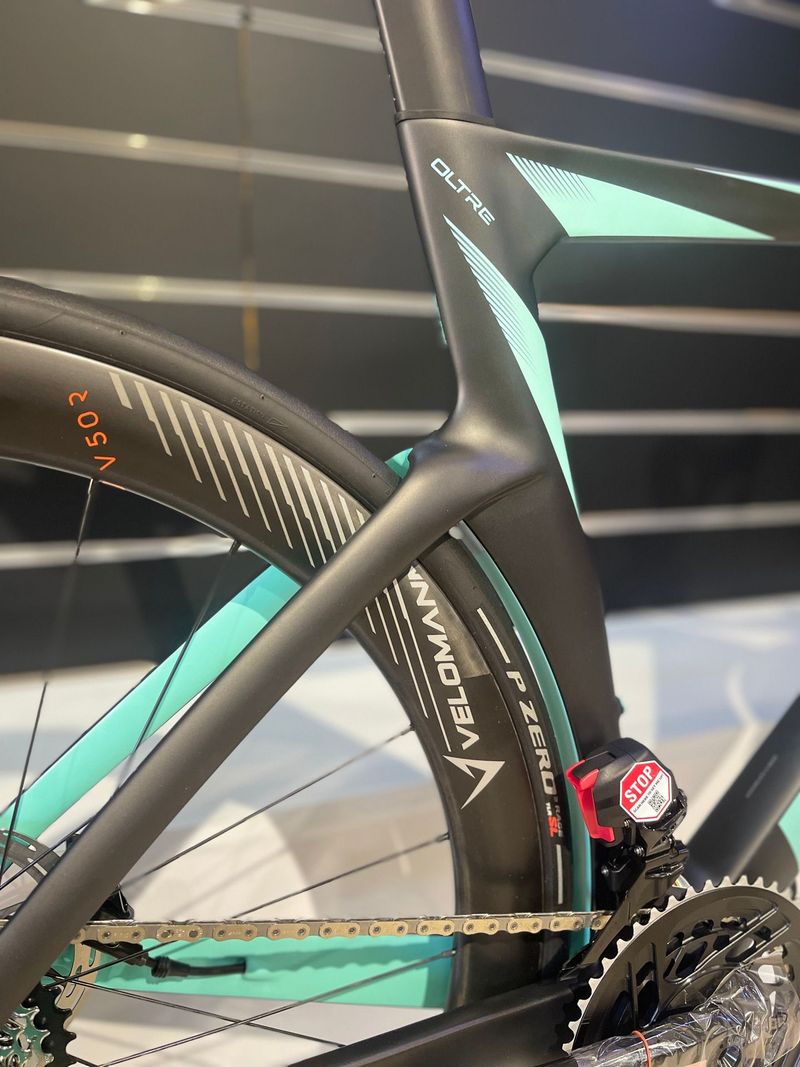 Bianchi Oltre SRAM Force eTap AXS 2024 Road & Gravel d'occasion — image 6 sur 9