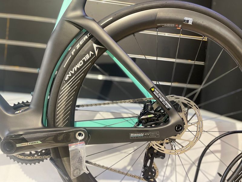 Bianchi Oltre SRAM Force eTap AXS 2024 Road & Gravel d'occasion — image 8 sur 9