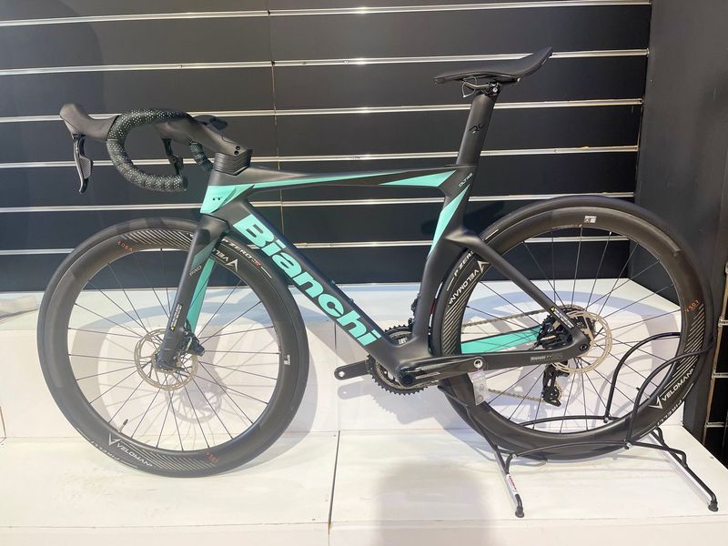 Bianchi Oltre SRAM Force eTap AXS 2024 Road & Gravel d'occasion — image 2 sur 9