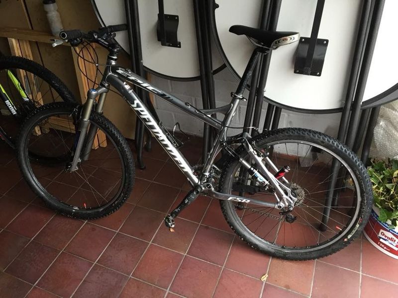 Used Specialized Epic Rim 2006 2006 Mountainbike, Light Gray, 26 — image 2 of 5