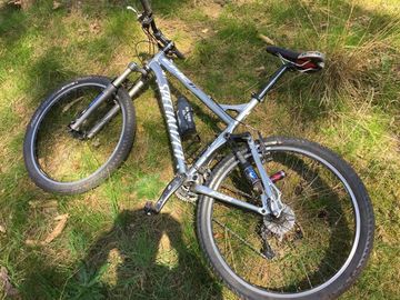 Used Specialized Epic Rim 2006 2006 Mountainbike, Light Gray, 26 — image 3 of 5