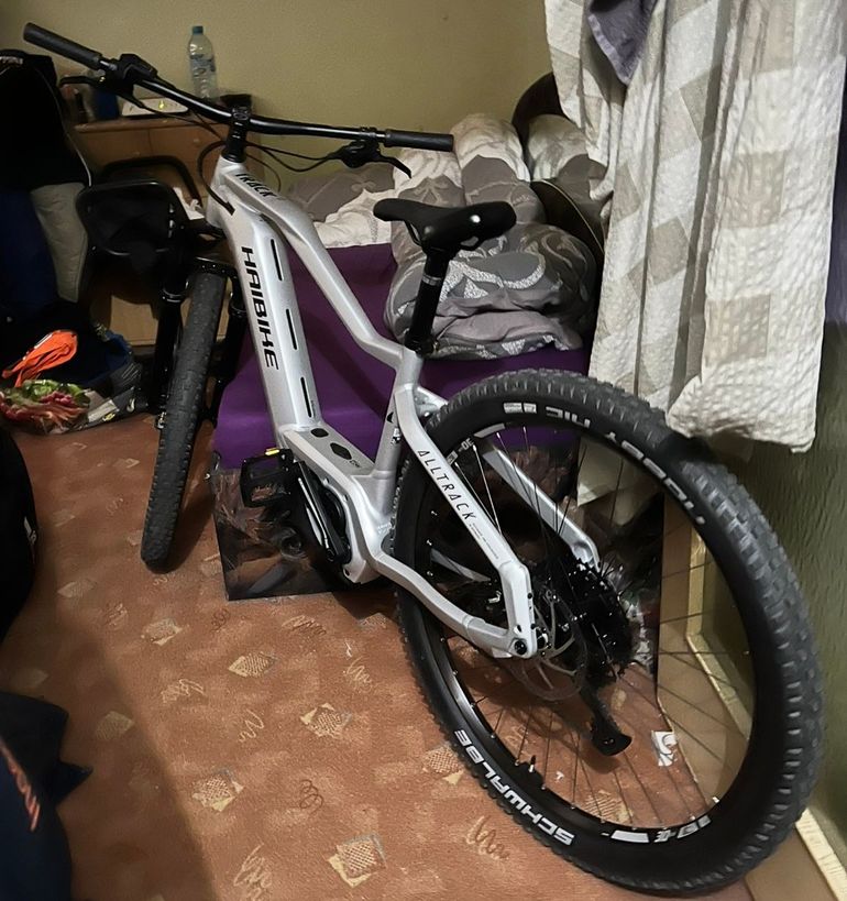 Used Haibike AllTrack SRAM SX Eagle 2023 Mountainbike, Light Gray — image 3 of 10