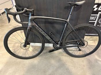 Used Trek Émonda SL 6 Pro Di2 2023 2023 Road & Gravel, Black — image 11 of 16