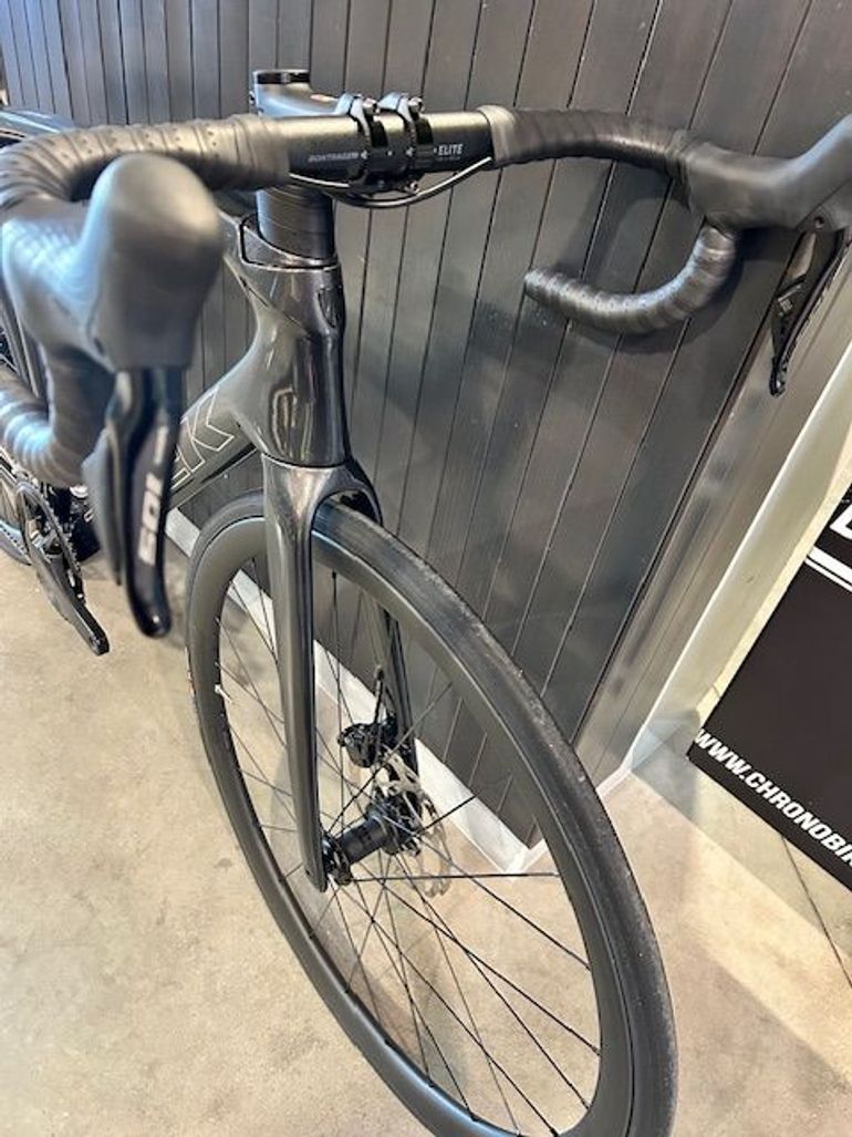 Used Trek Émonda SL 6 Pro Di2 2023 2023 Road & Gravel, Black — image 9 of 16