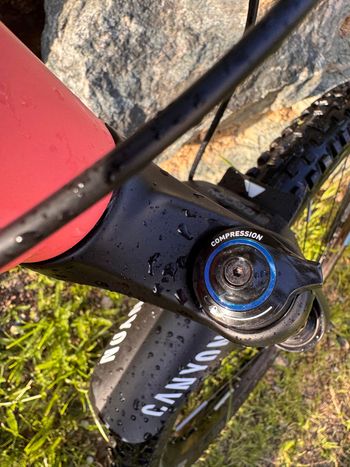 Used Canyon Neuron 5 2024 2024 Mountainbike, Red, 27.5, 29 — image 8 of 18