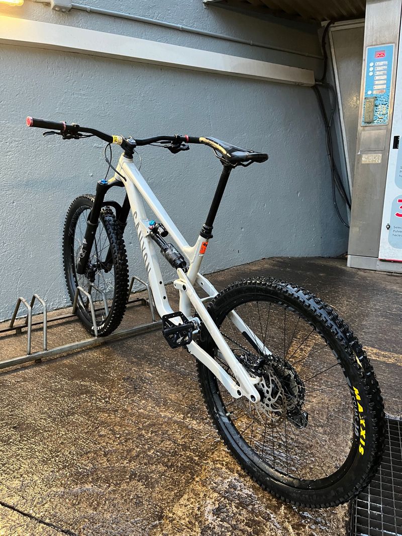 Używany Canyon Torque Mullet AL 7 2024 2024 Mountainbike — zdjęcie 4 z 9