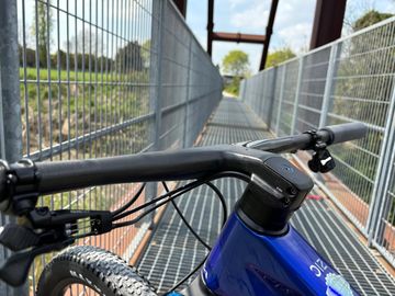 Orbea Oiz SRAM X0 Eagle AXS (T-Type) 2024 Mountainbike usato, Blu — immagine 3 di 4