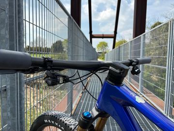 Orbea Oiz SRAM X0 Eagle AXS (T-Type) 2024 Mountainbike usato, Blu — immagine 4 di 4