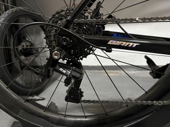 Used Giant Contend AR 4 2022 2022 Road & Gravel, Black — image 3 of 11