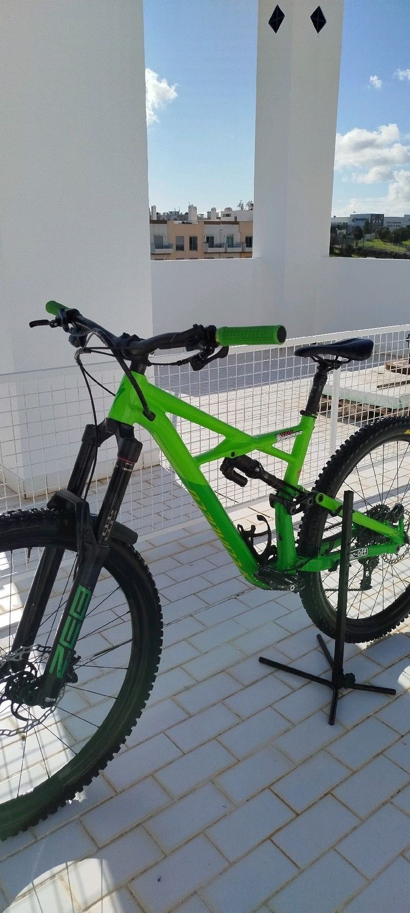 Gebrauchtes Specialized Enduro Comp 29/6Fattie 2017 2017 Mountainbike, Grün, 29 — Bild 4 von 7