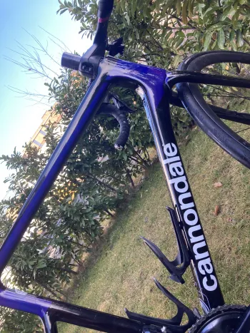 Used Cannondale SuperSix EVO Hi-MOD Disc Ultegra Di2 2020 Road & Gravel, Viola — image 2 of 5