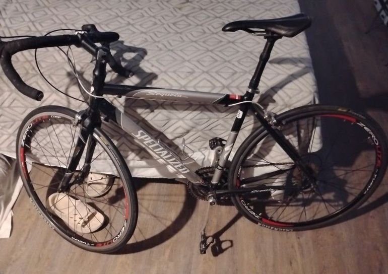 Used Specialized Sequoia Shimano Ultegra 2018 Road & Gravel, White — image 1 of 3