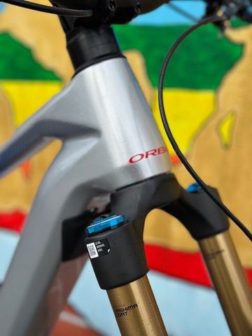 Used Orbea WILD M-TEAM 2025 2025 Mountainbike, Light Gray, 29 — image 5 of 11