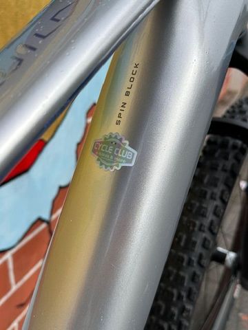 Used Orbea WILD M-TEAM 2025 2025 Mountainbike, Light Gray, 29 — image 3 of 11